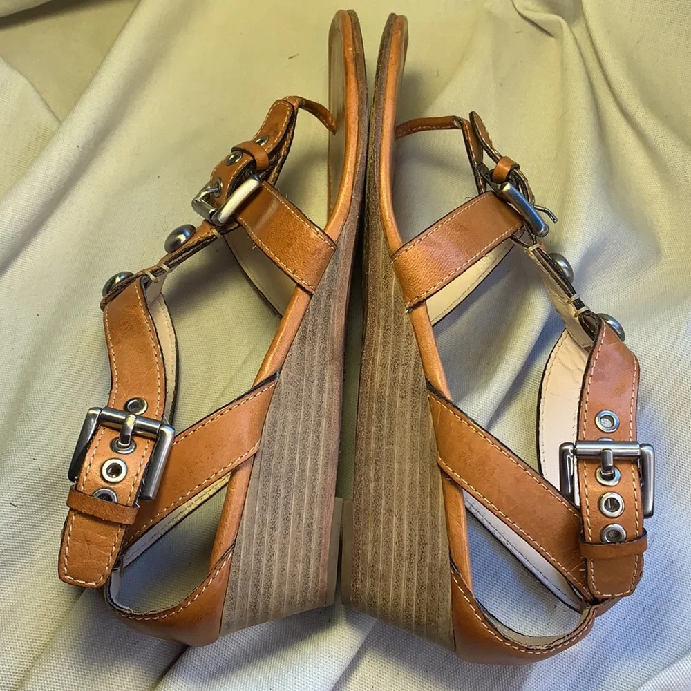 Coach slight wedge leather thong sandals EUC